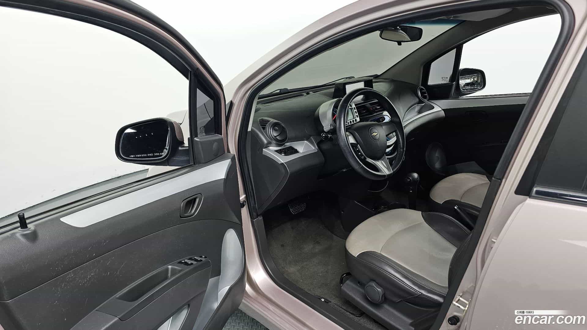 Spark Chevrolet 2012.1-INNER-010