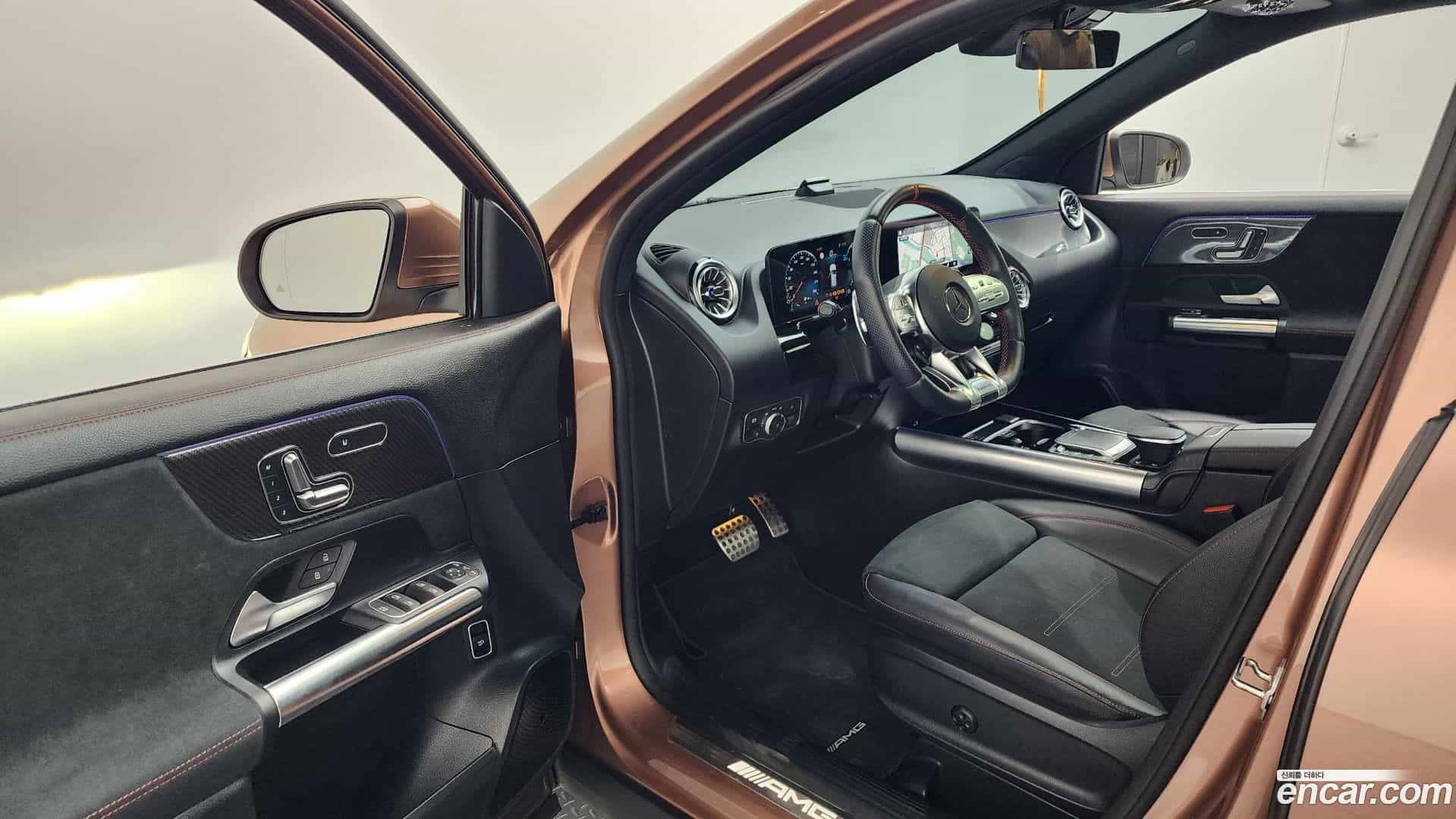 GLA-Class Mercedes-Benz 2022.5-INNER-010