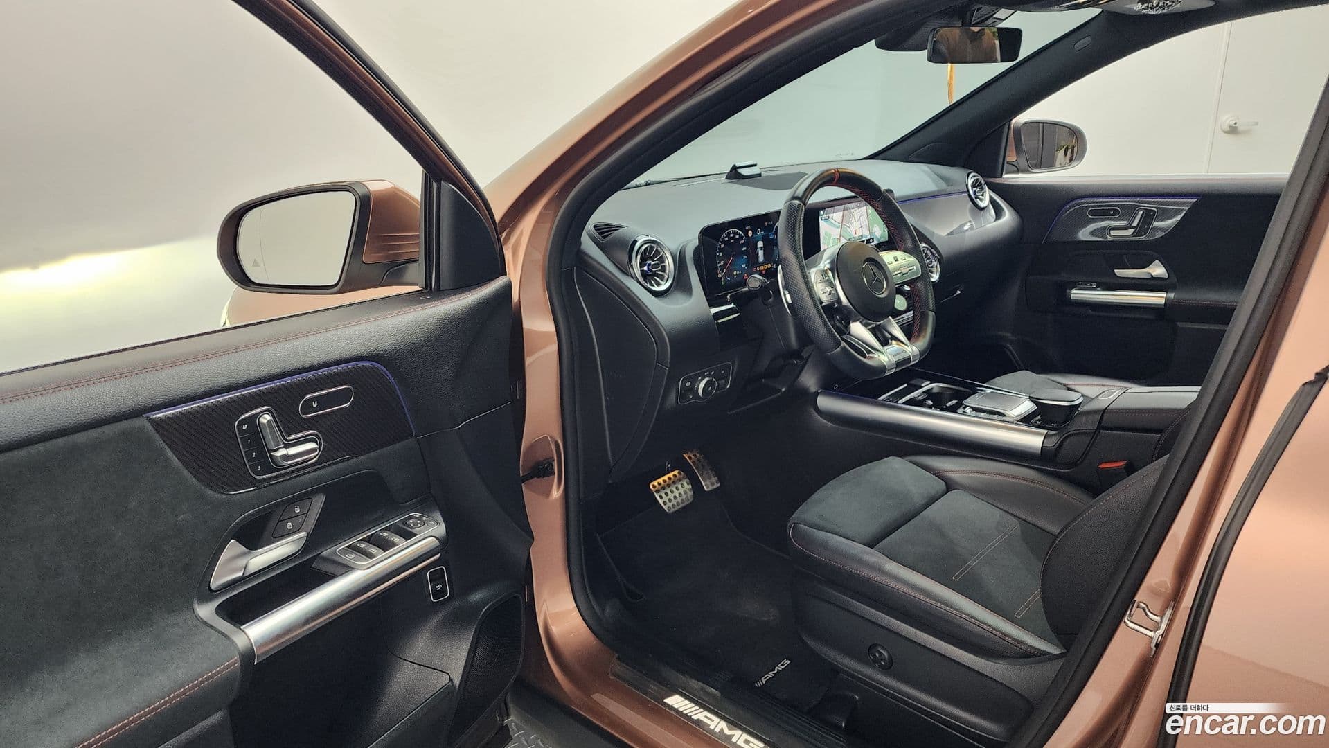 Main__Slider__Photo:GLA-Class Mercedes-Benz 2022.5-9