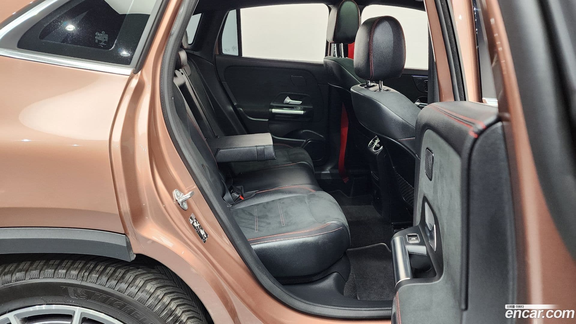 Main__Slider__Photo:GLA-Class Mercedes-Benz 2022.5-11