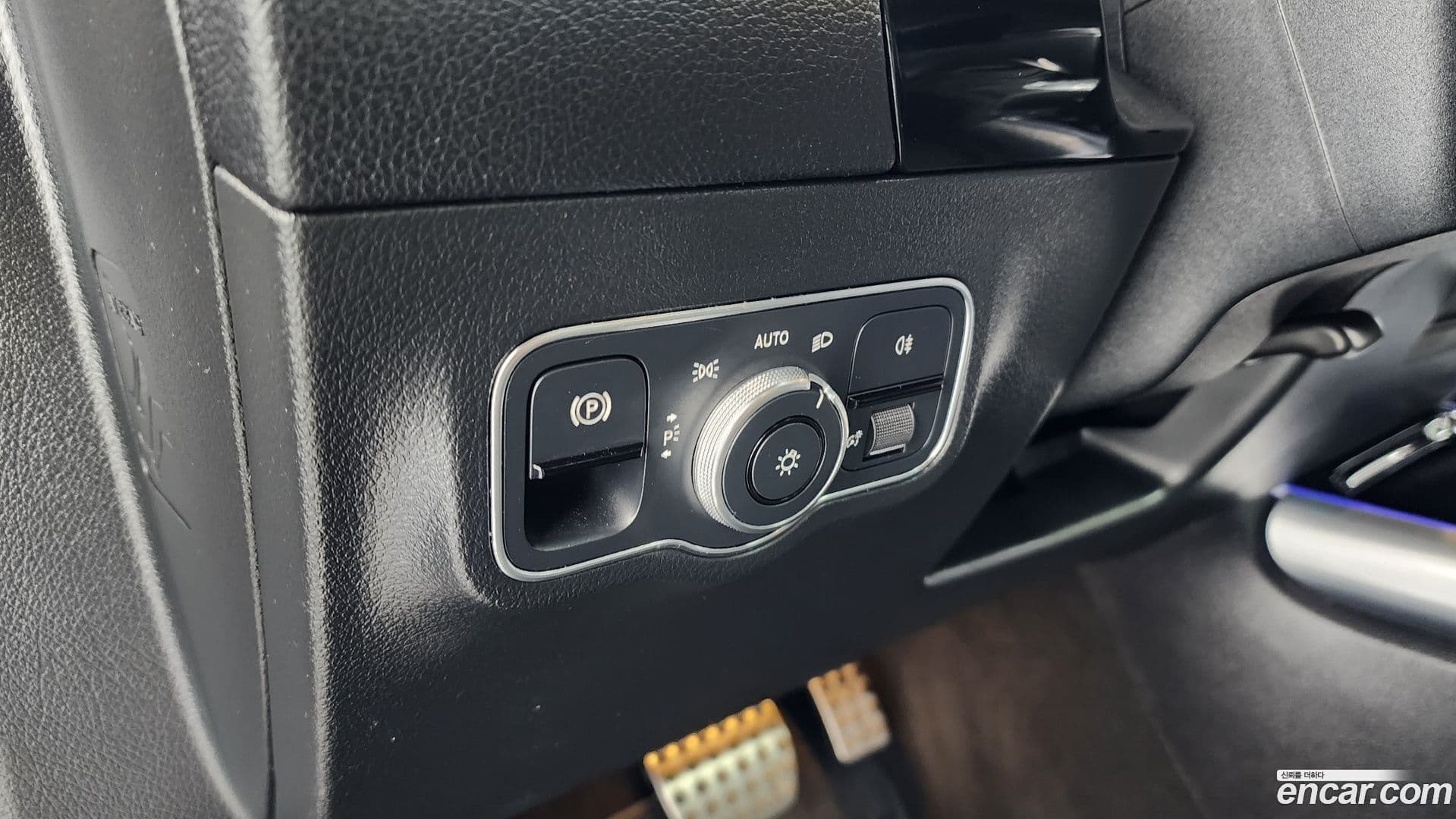 Main__Slider__Photo:GLA-Class Mercedes-Benz 2022.5-13