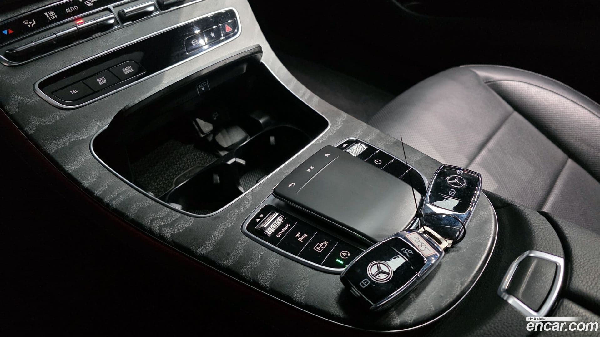 Main__Slider__Photo:E-Class Mercedes-Benz 2022.5-8