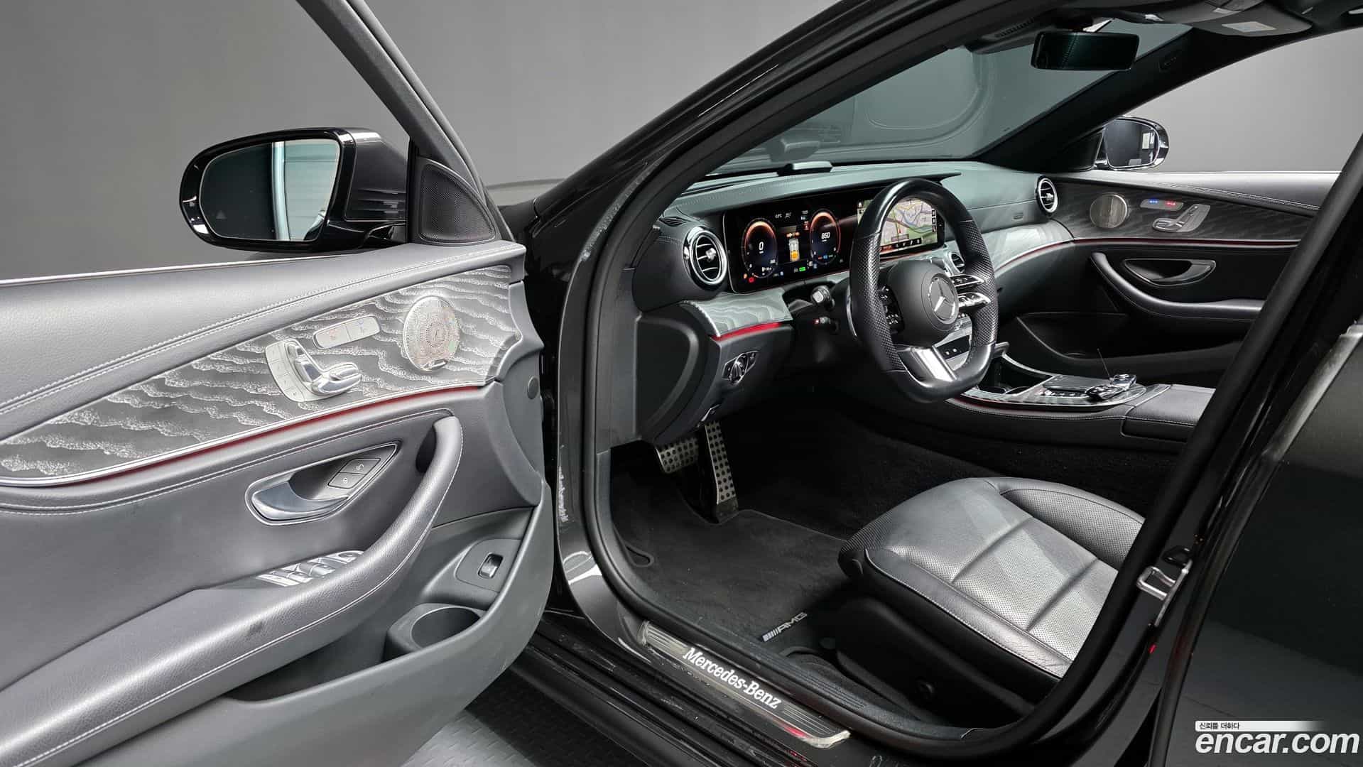 E-Class Mercedes-Benz 2022.5-INNER-010