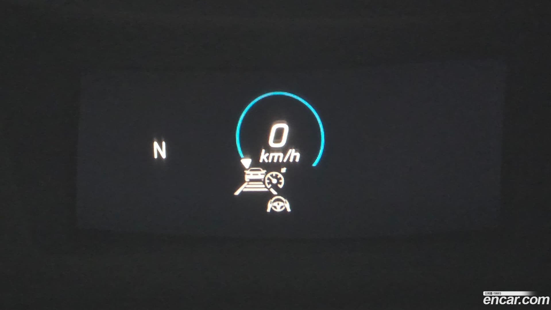 Main__Slider__Photo:E-Class Mercedes-Benz 2022.5-12