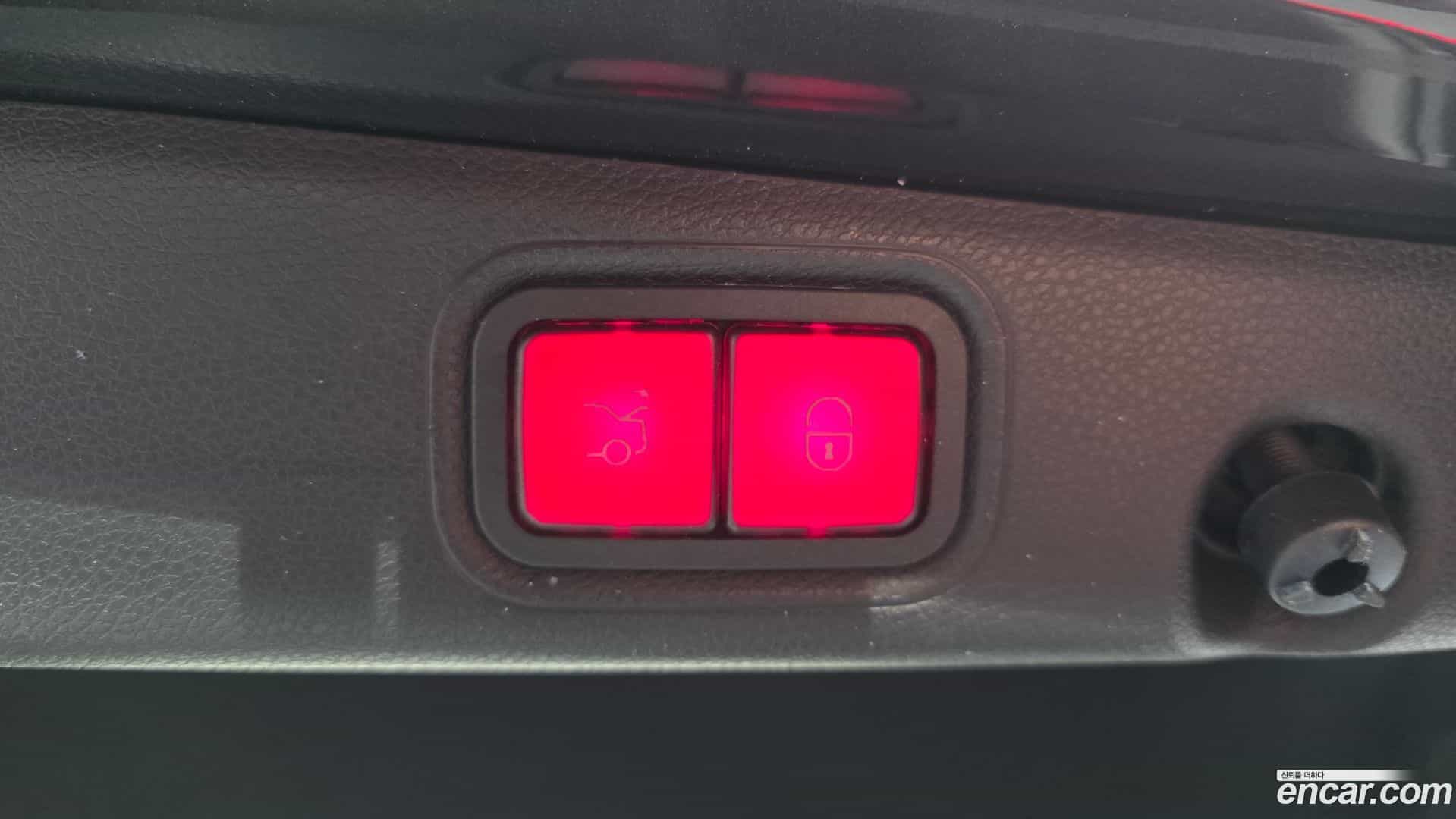 E-Class Mercedes-Benz 2022.5-OPTION-024