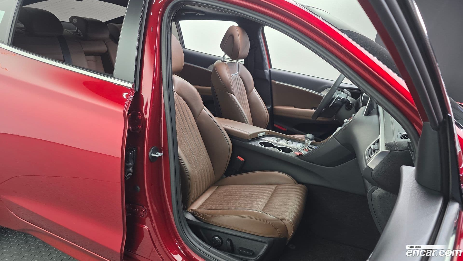 Main__Slider__Photo:G70 Genesis 2019.7-11