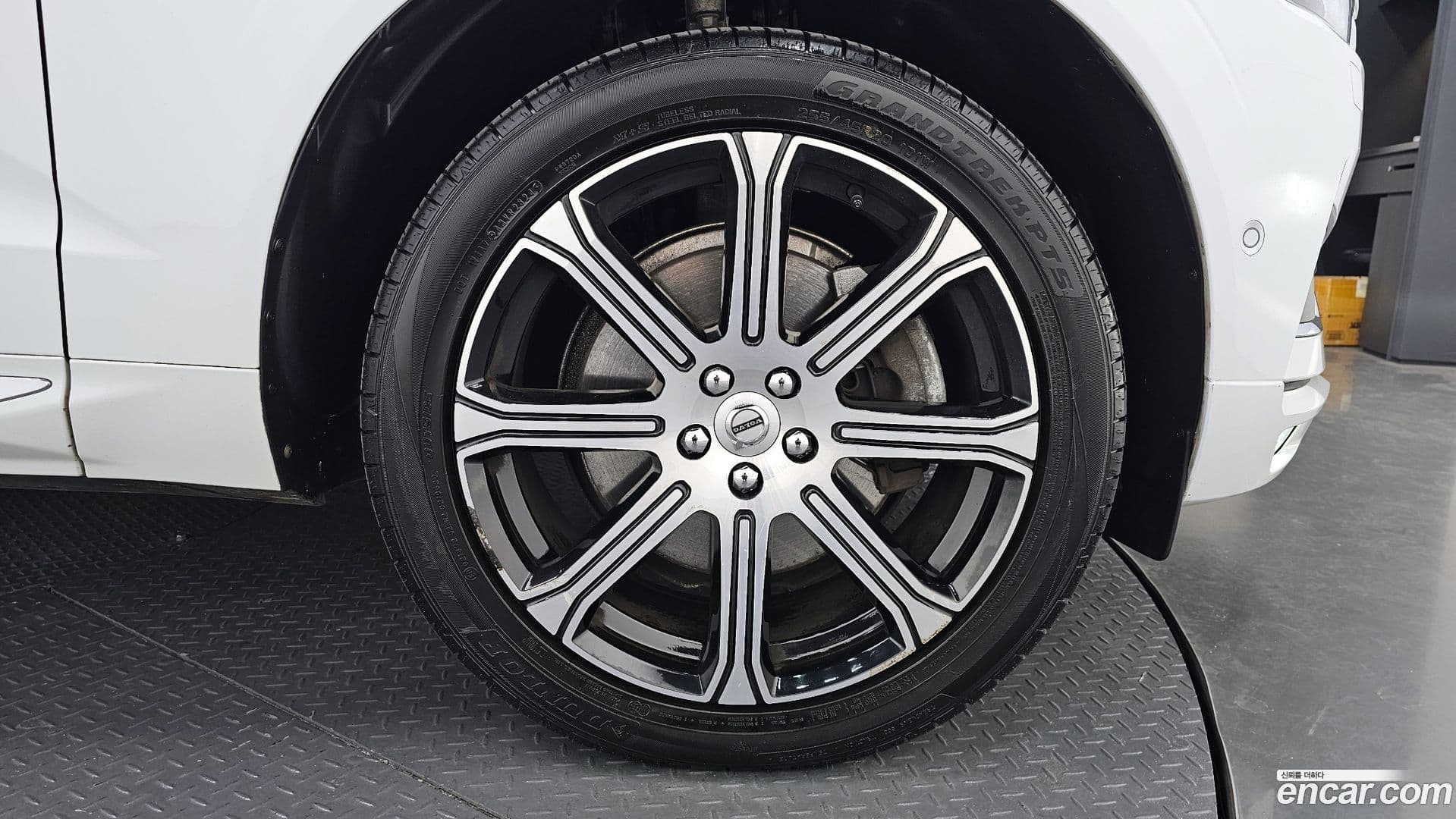 Main__Slider__Photo:XC60 Volvo 2019.9-4