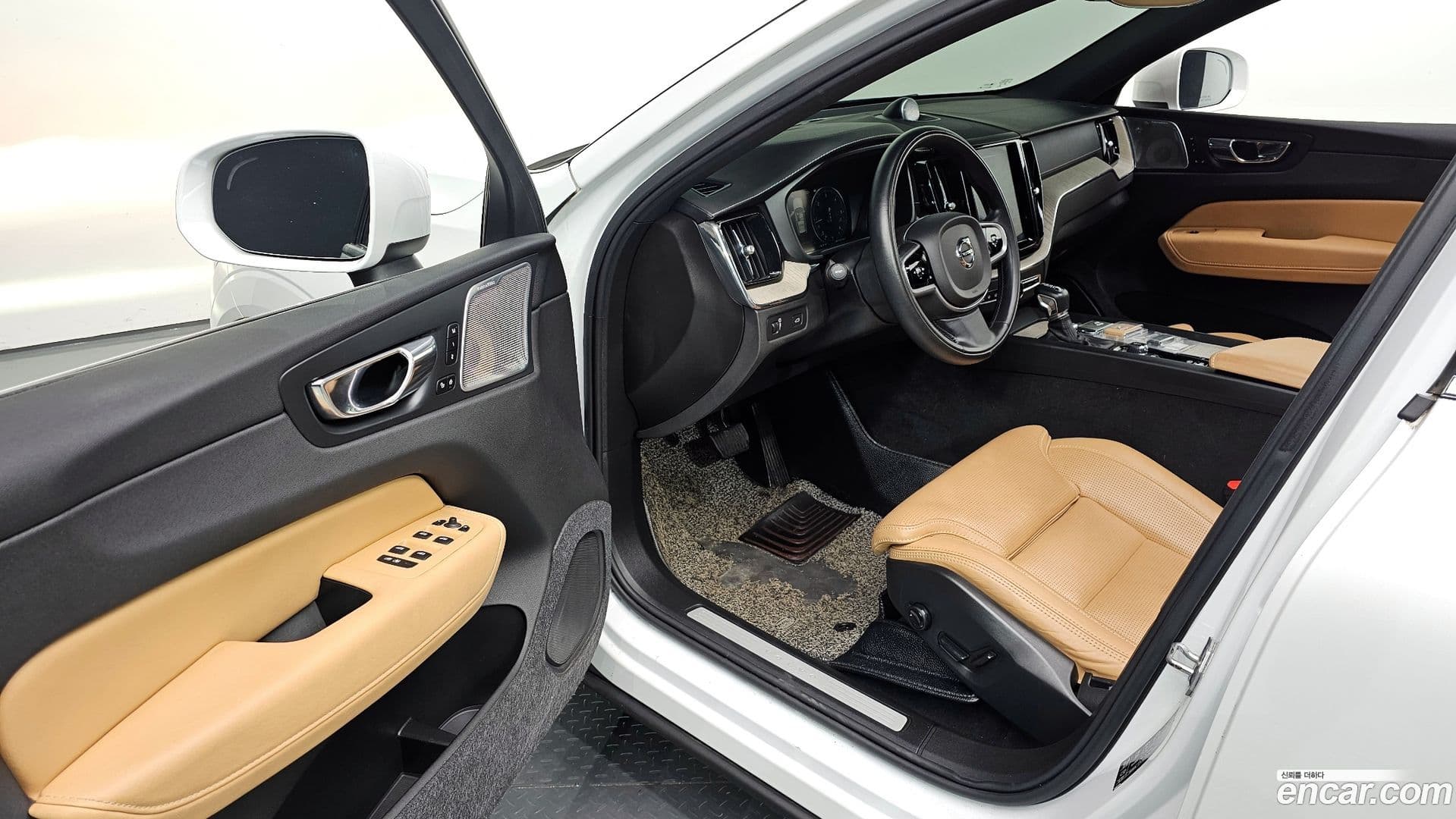 Main__Slider__Photo:XC60 Volvo 2019.9-10