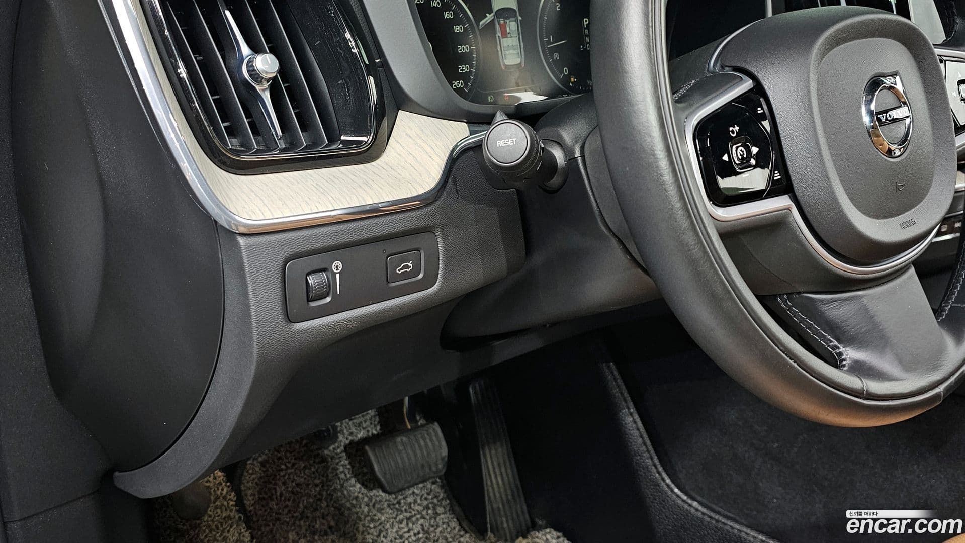 Main__Slider__Photo:XC60 Volvo 2019.9-15