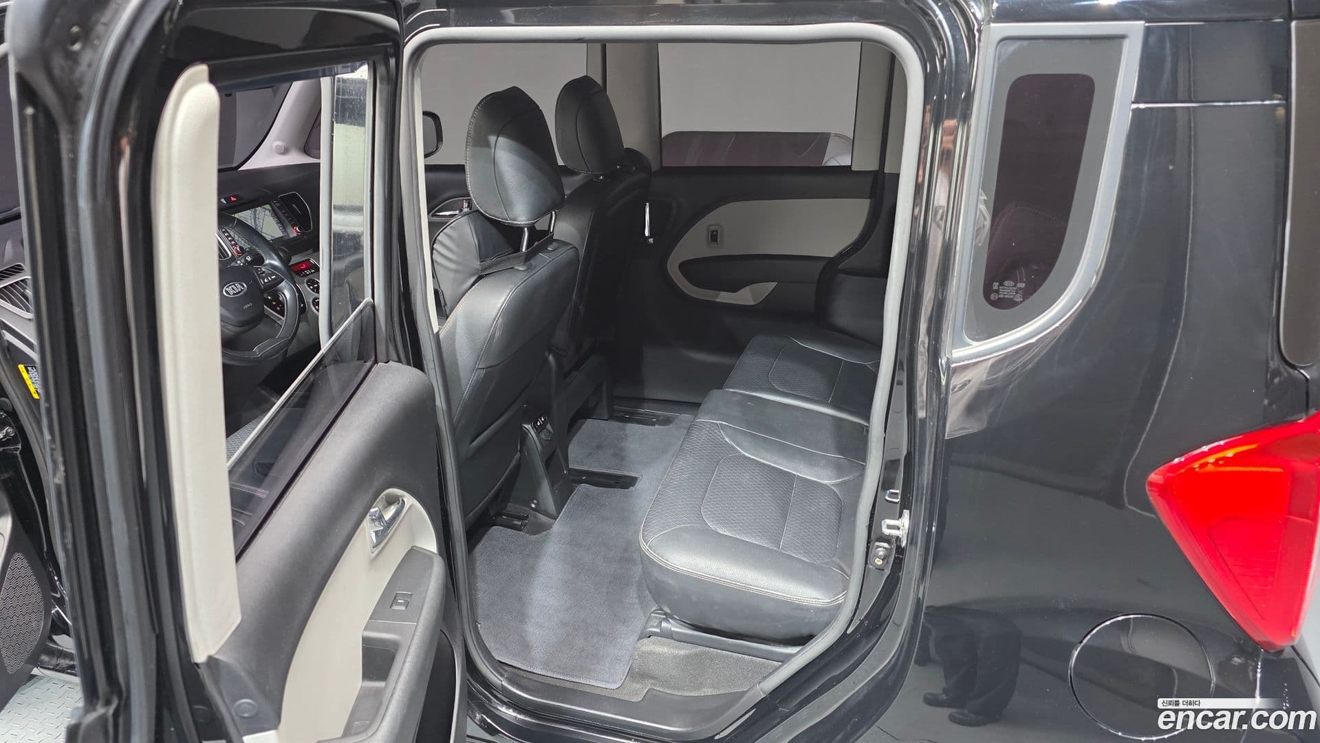 Main__Slider__Photo:RAY Kia 2015.0-10