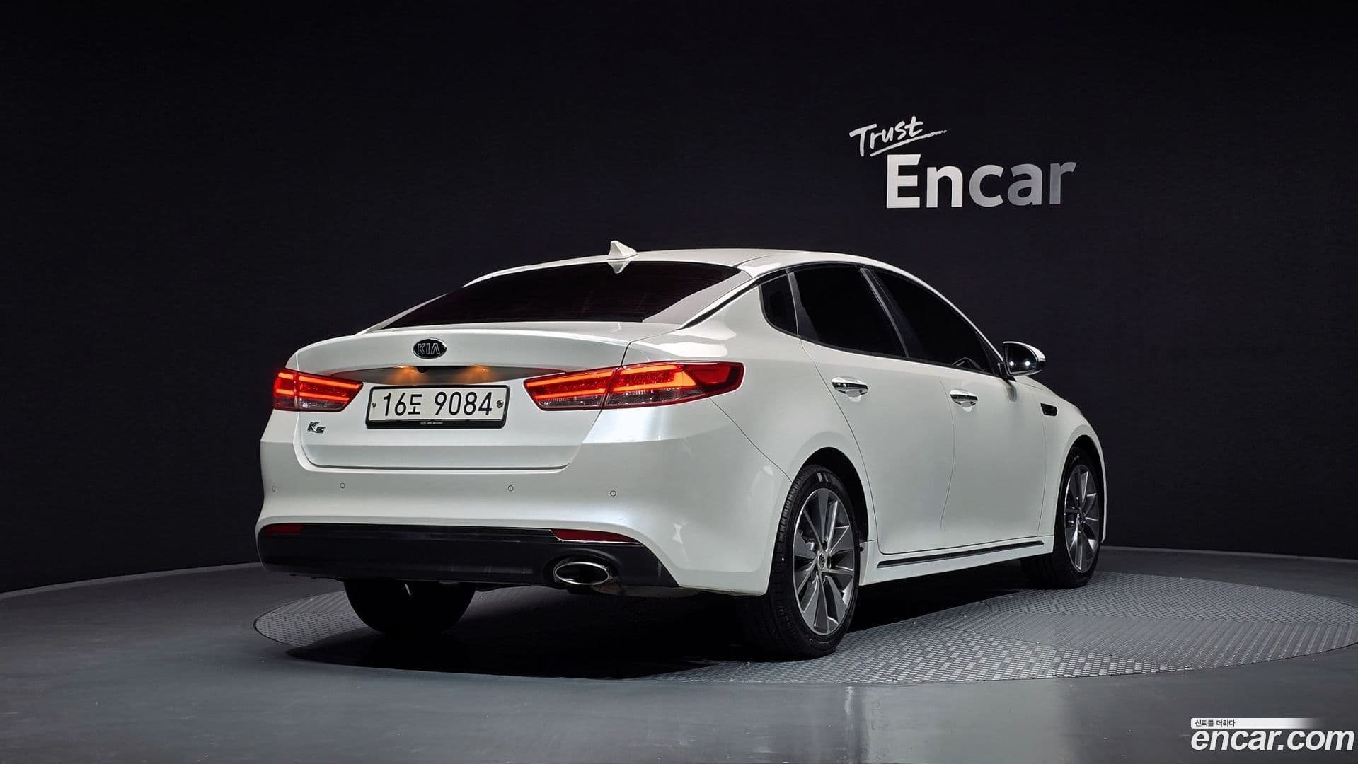 Main__Slider__Photo:K5 Kia 2016.3-1