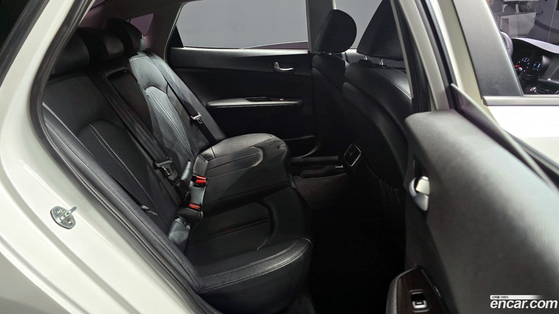 Main__Slider__Photo:K5 Kia 2016.3-11