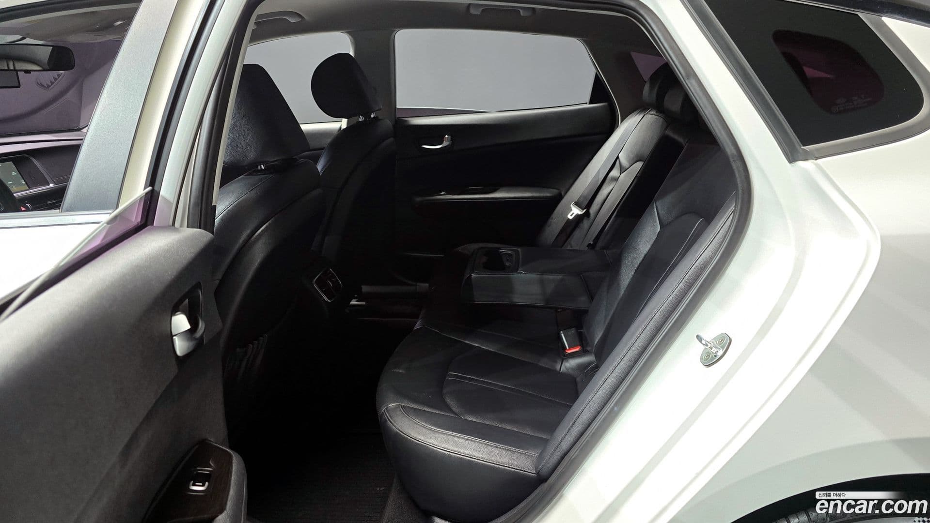 Main__Slider__Photo:K5 Kia 2016.3-12