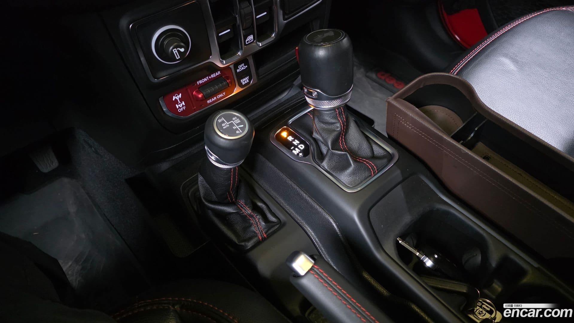 Main__Slider__Photo:Wrangler Jeep 2021.3-8