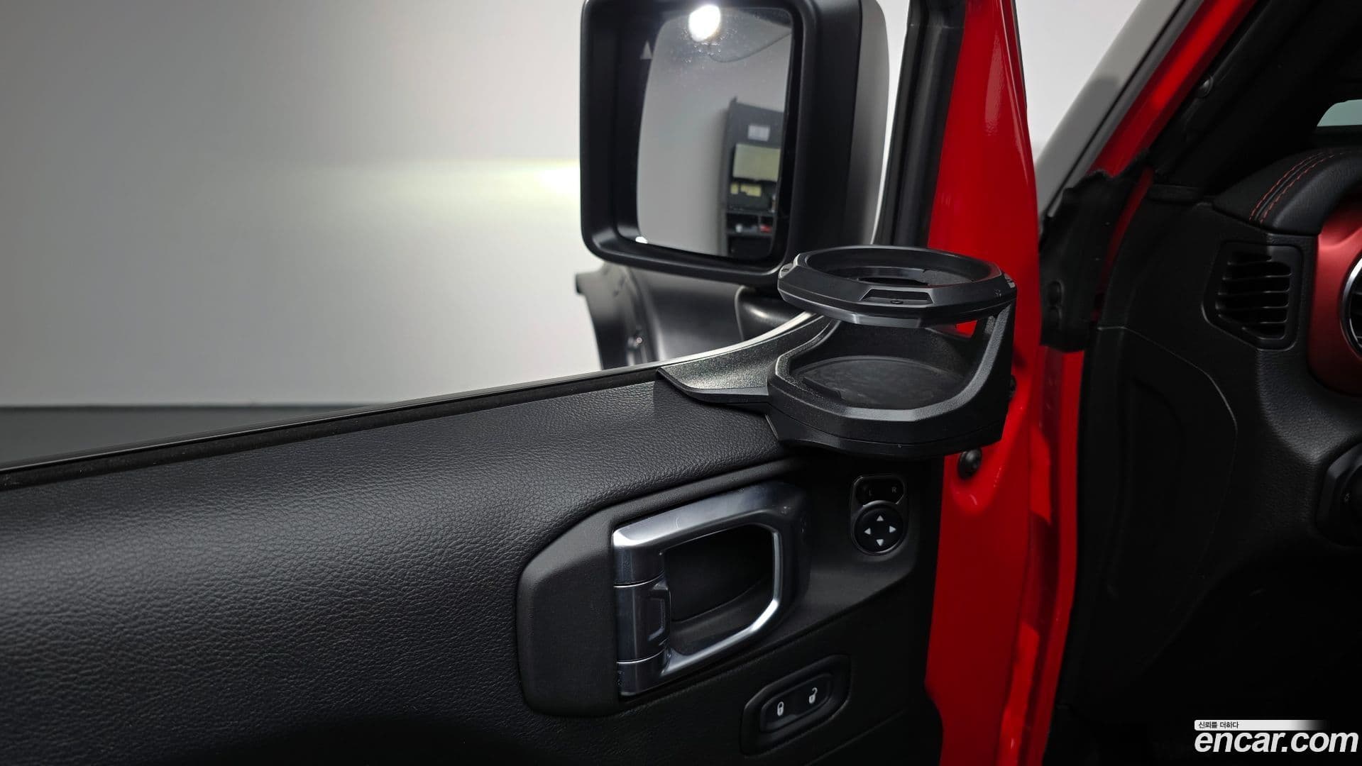 Main__Slider__Photo:Wrangler Jeep 2021.3-12