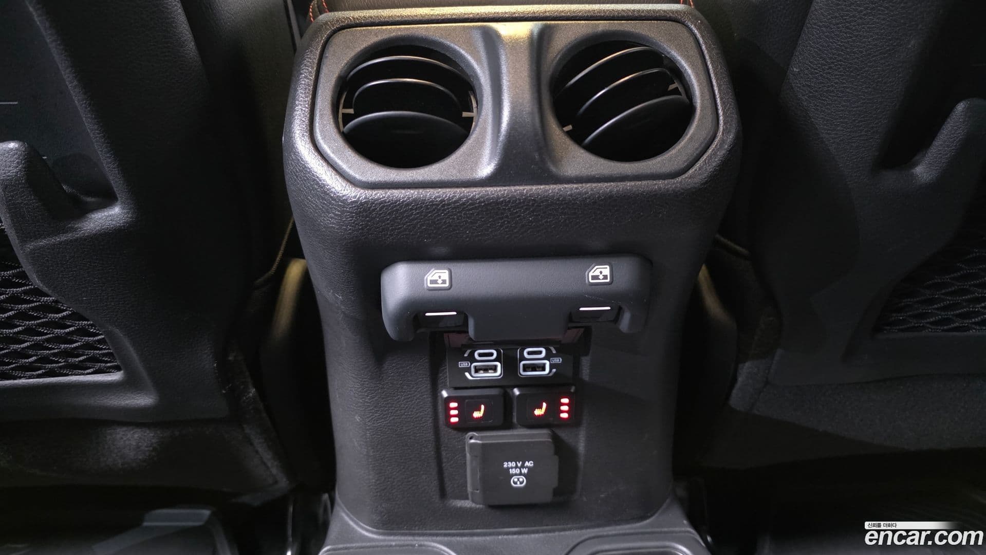 Main__Slider__Photo:Wrangler Jeep 2021.3-18