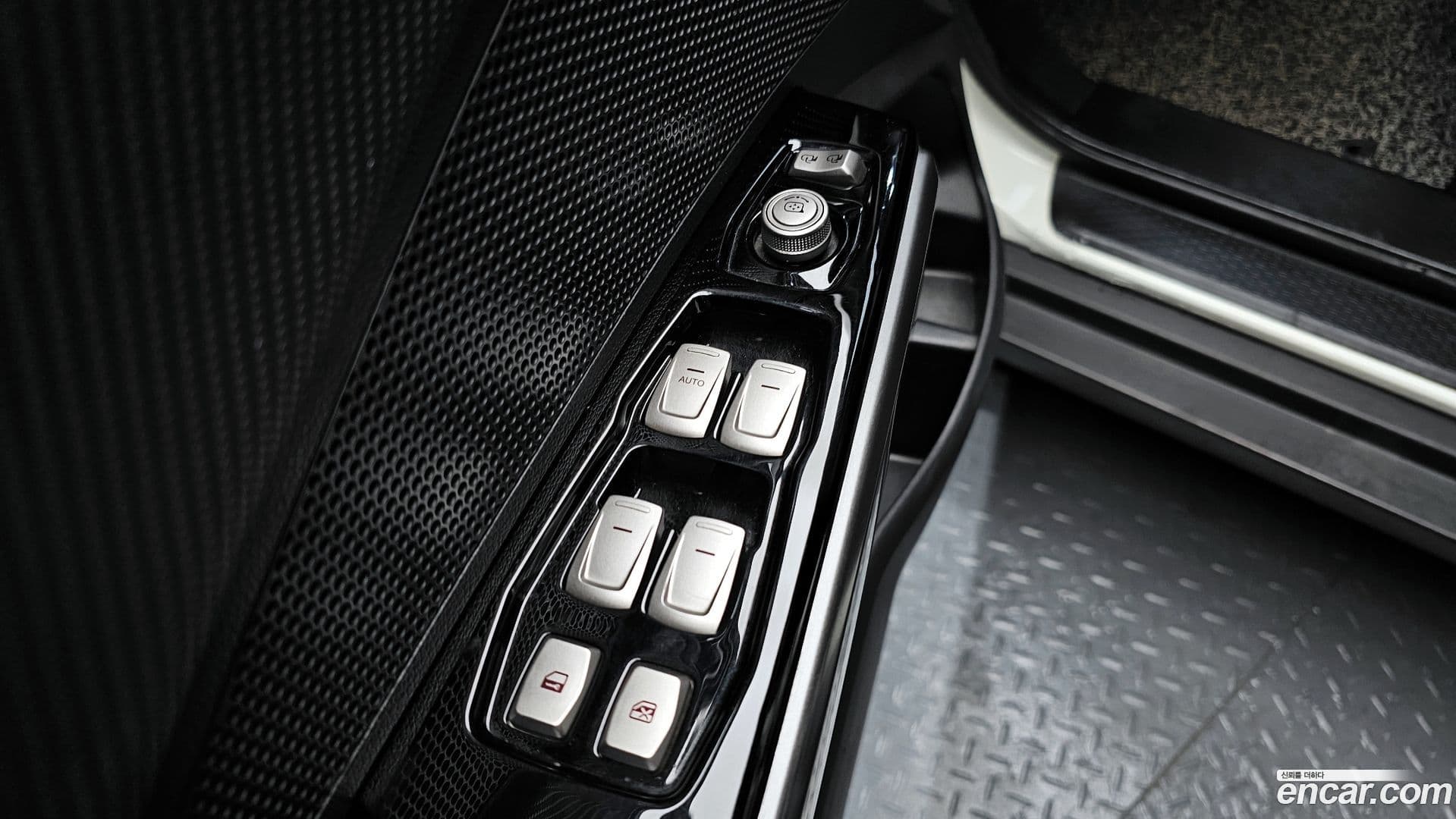 Main__Slider__Photo:TIBOLI KG Mobility 2017.1-13