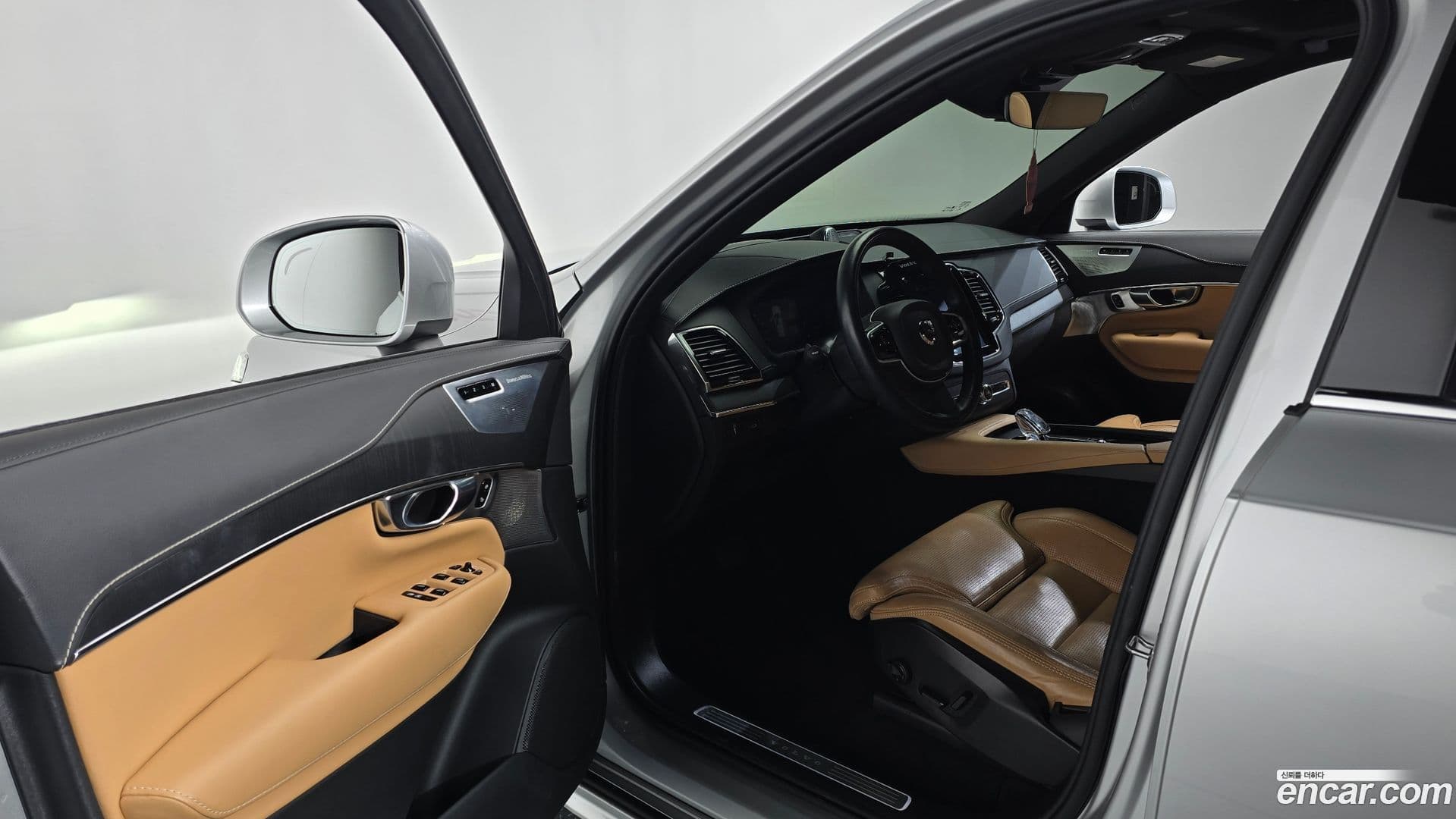 Main__Slider__Photo:XC90 Volvo 2021.10-9