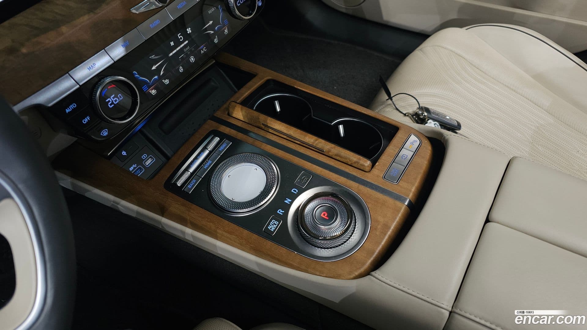 Main__Slider__Photo:G80 Genesis 2020.4-8