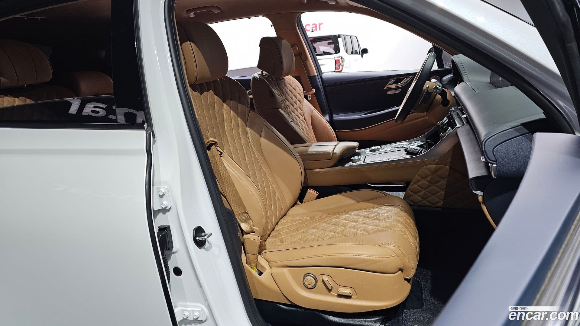 Main__Slider__Photo:GV80 Genesis 2022.1-9