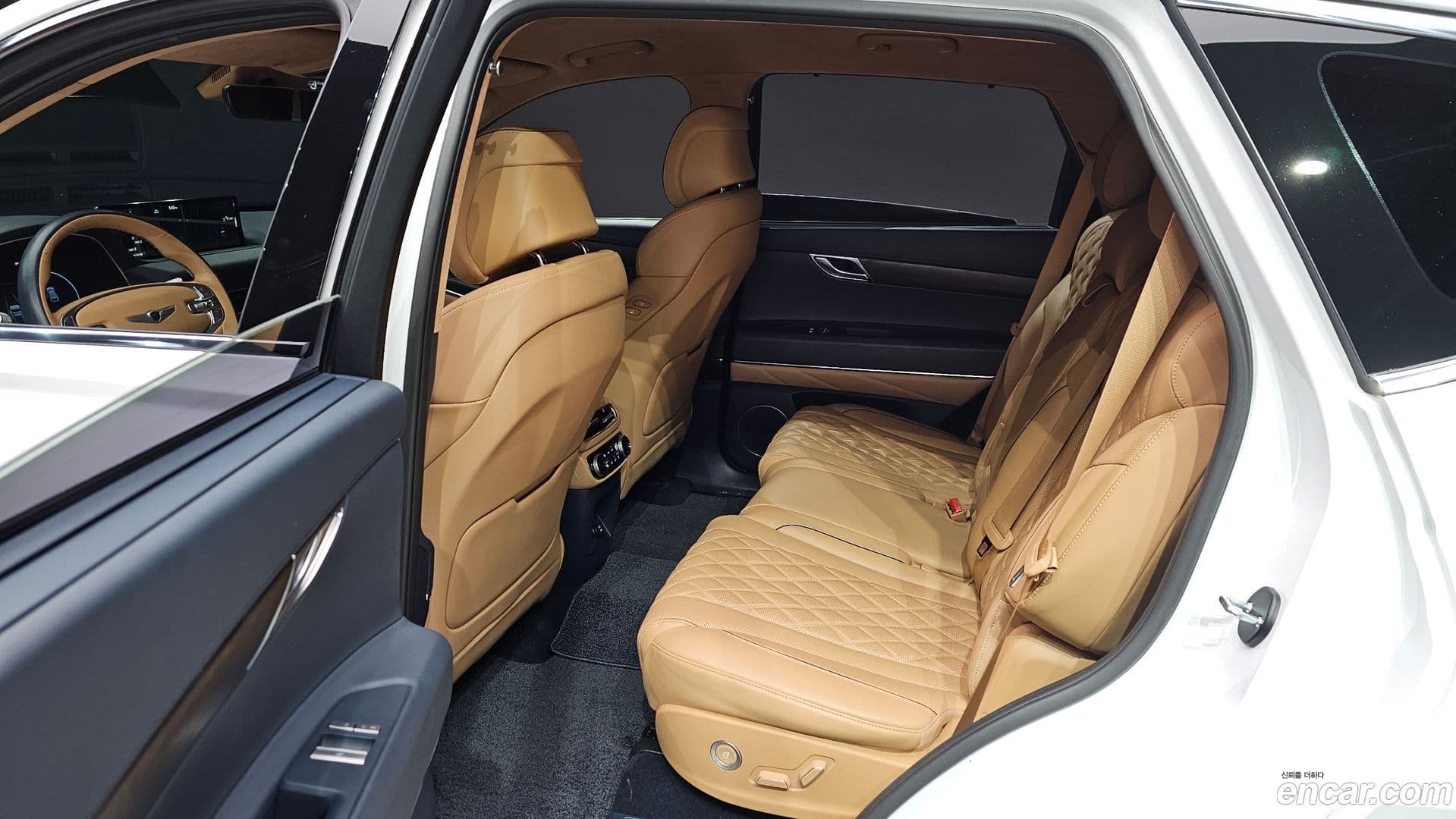 Main__Slider__Photo:GV80 Genesis 2022.1-16