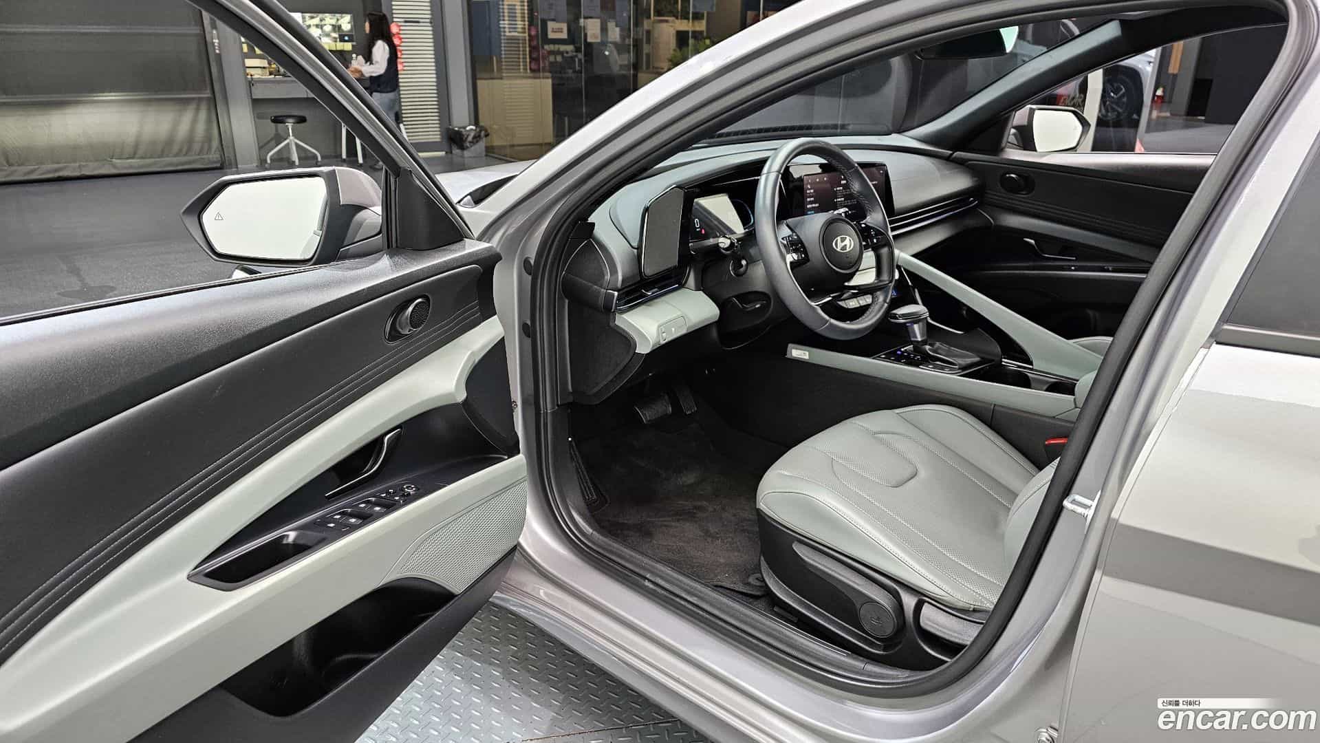 AVANTE Hyundai 2024.11-OPTION-015