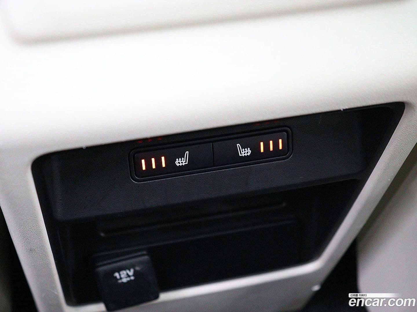 Main__Slider__Photo:Discovery Sport Land Rover 2017.10-11