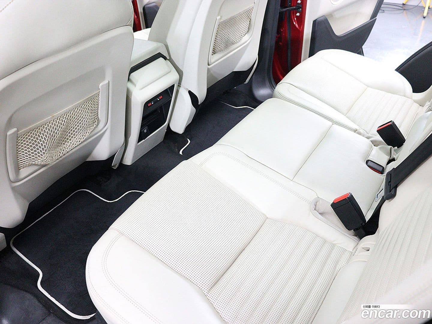 Main__Slider__Photo:Discovery Sport Land Rover 2017.10-14