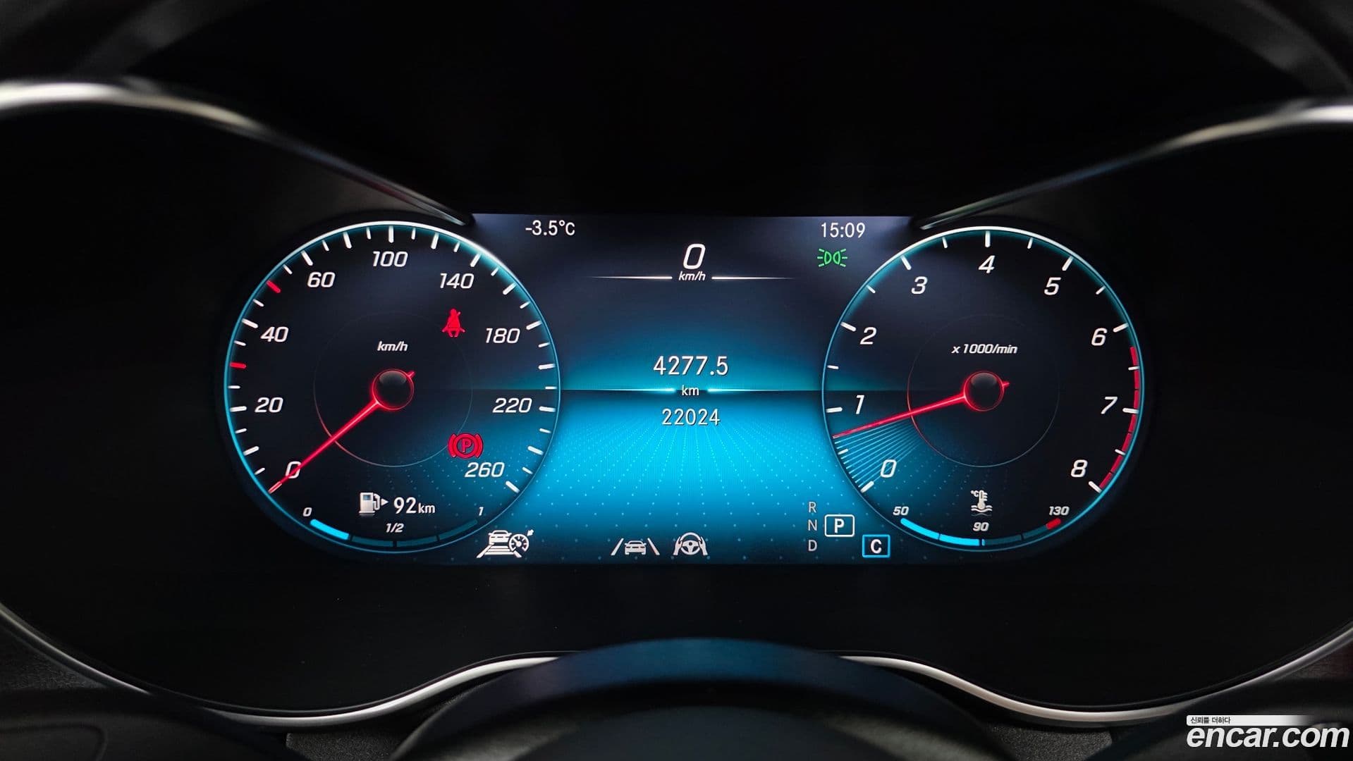 Main__Slider__Photo:C-Class Mercedes-Benz 2021.7-7