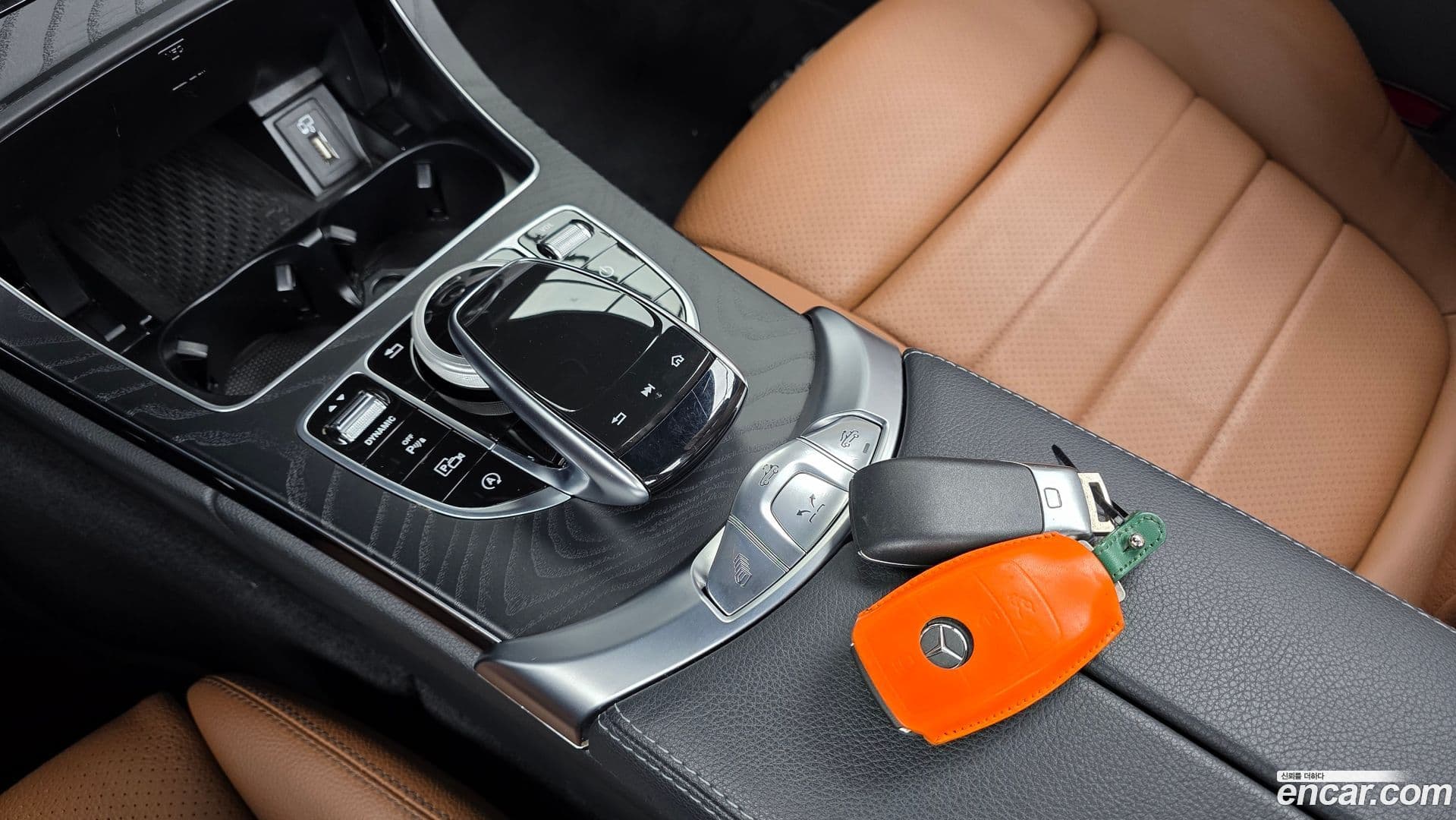 Main__Slider__Photo:C-Class Mercedes-Benz 2021.7-8