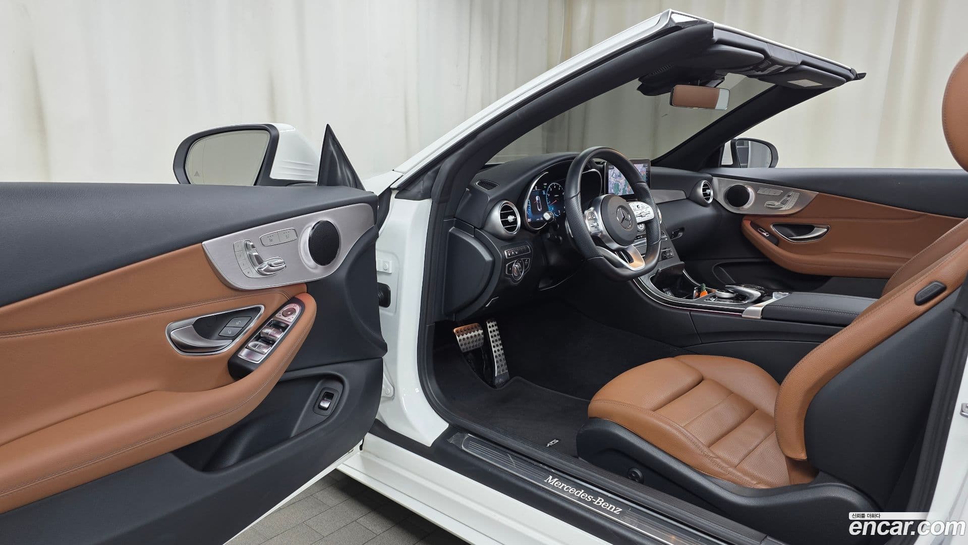 Main__Slider__Photo:C-Class Mercedes-Benz 2021.7-9