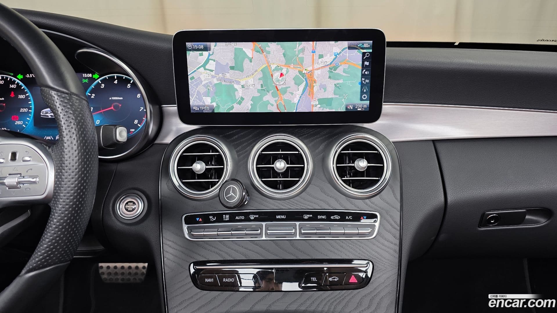 Main__Slider__Photo:C-Class Mercedes-Benz 2021.7-13