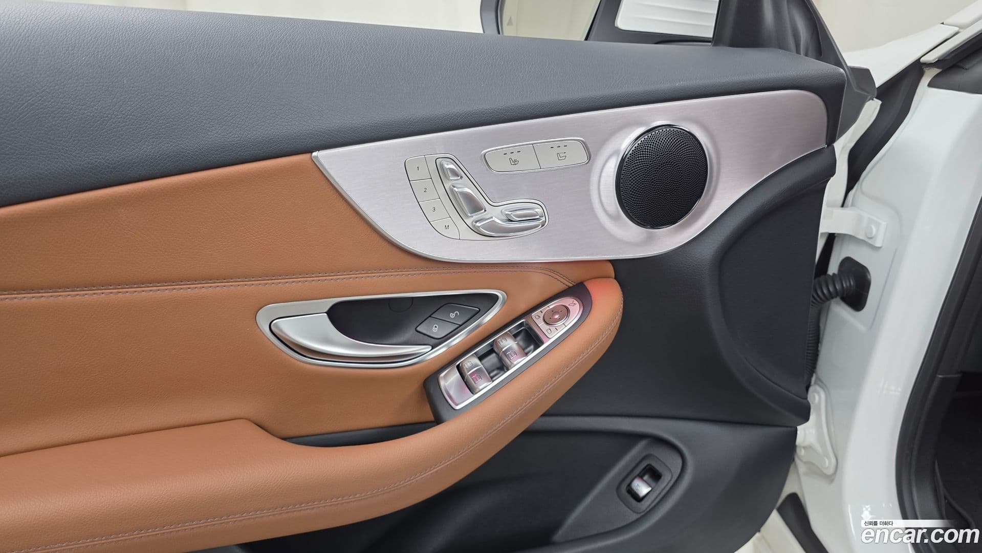 Main__Slider__Photo:C-Class Mercedes-Benz 2021.7-16