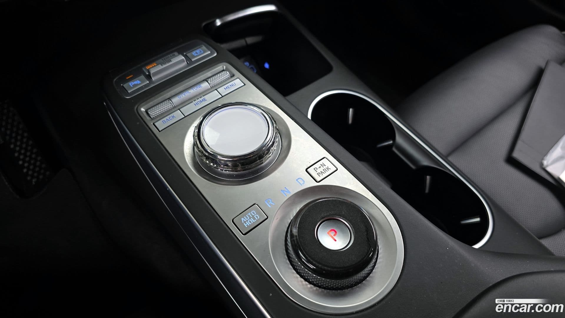 Main__Slider__Photo:GV70 Genesis 2022.10-8