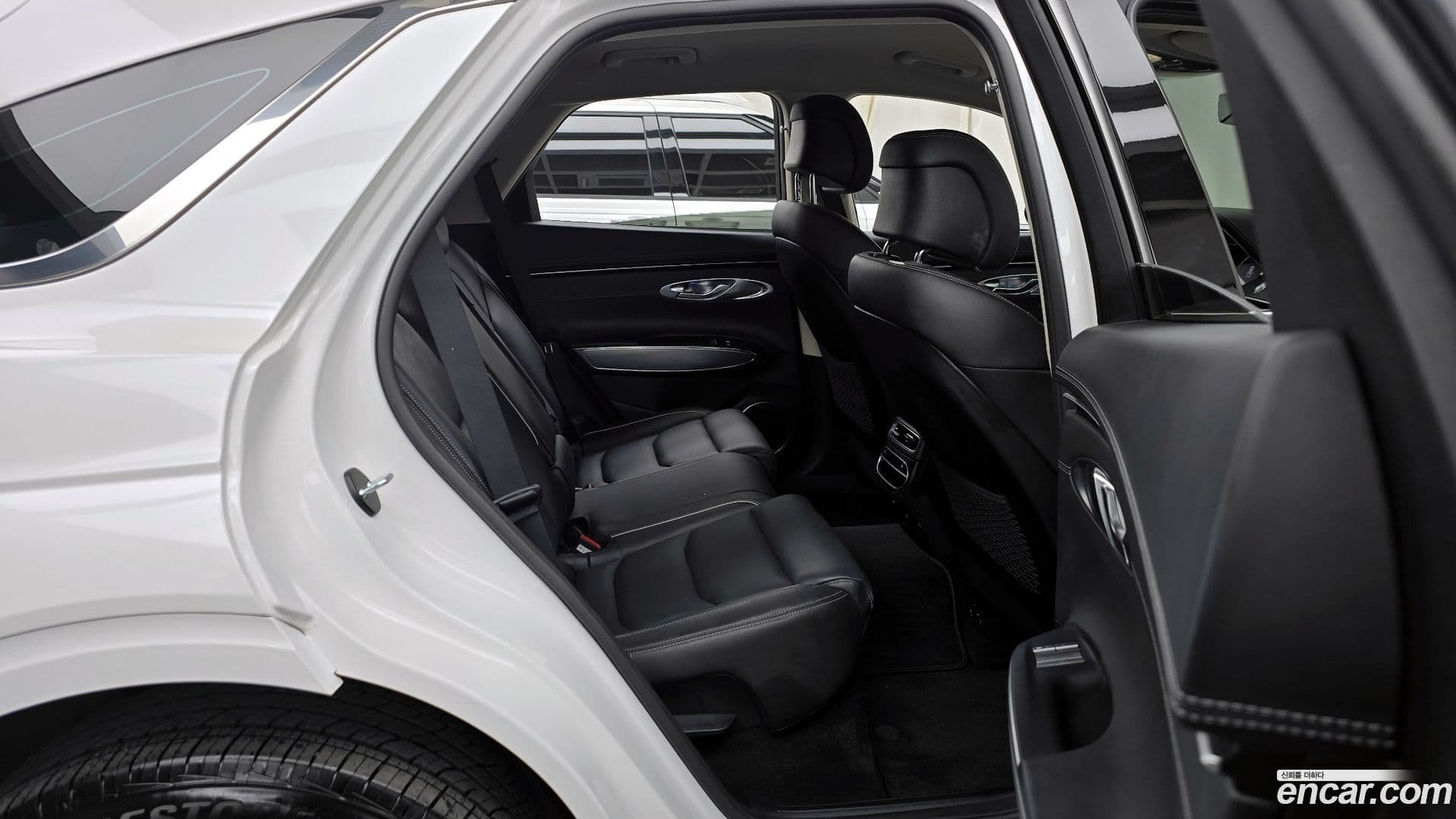 Main__Slider__Photo:GV70 Genesis 2022.10-11