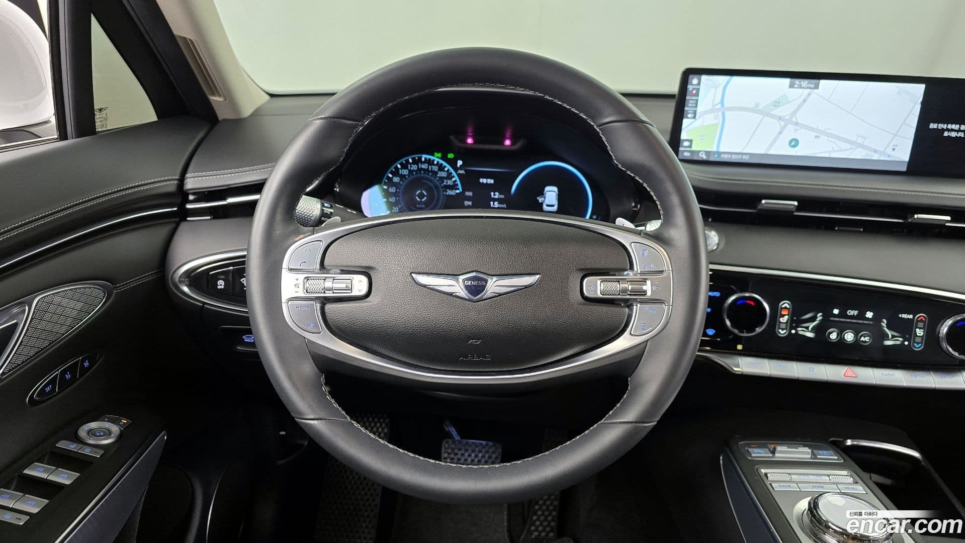 Main__Slider__Photo:GV70 Genesis 2022.10-12