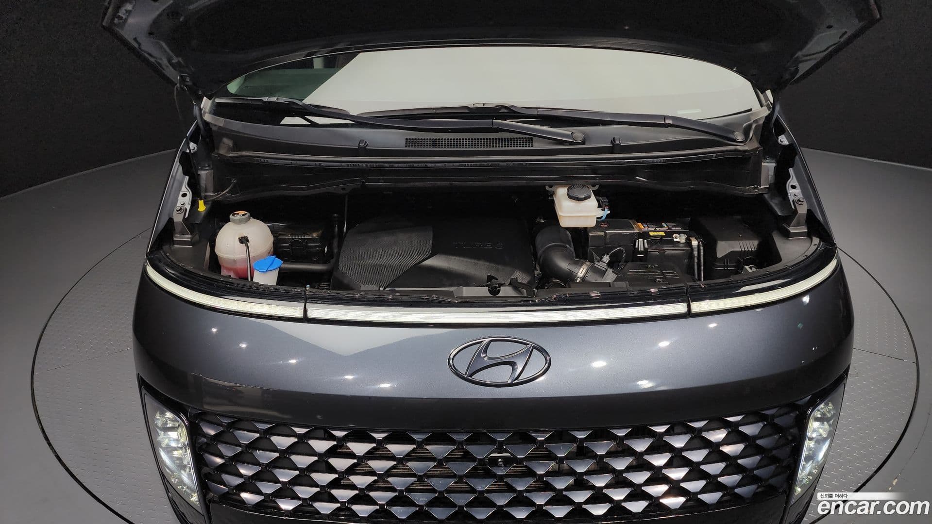 Main__Slider__Photo:Staria Hyundai 2023.2-5