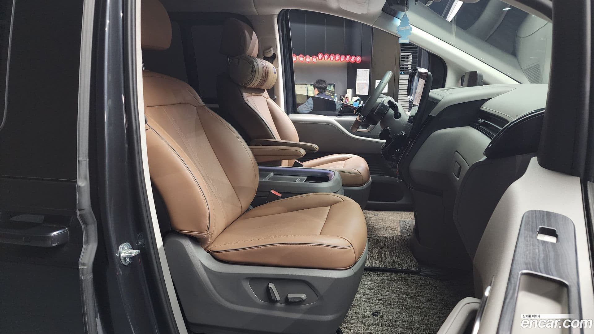 Main__Slider__Photo:Staria Hyundai 2023.2-10