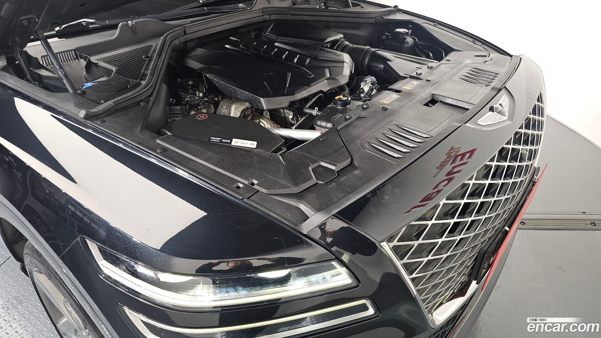 Main__Slider__Photo:GV80 Genesis 2020.4-5