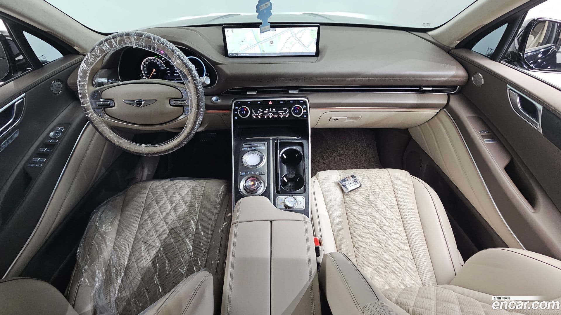 Main__Slider__Photo:GV80 Genesis 2020.4-6