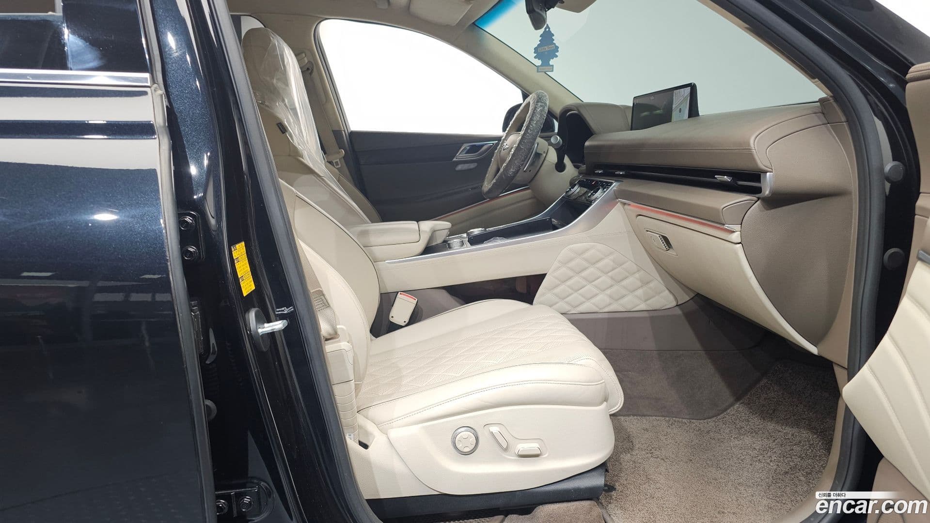 Main__Slider__Photo:GV80 Genesis 2020.4-10