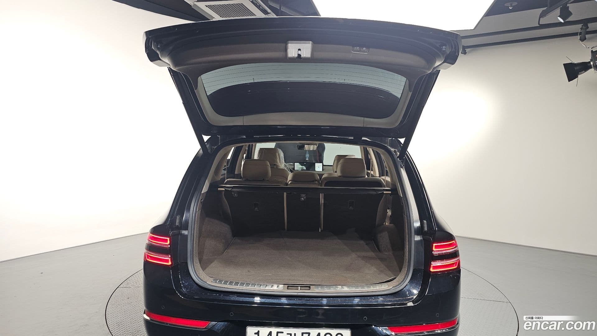 Main__Slider__Photo:GV80 Genesis 2020.4-19