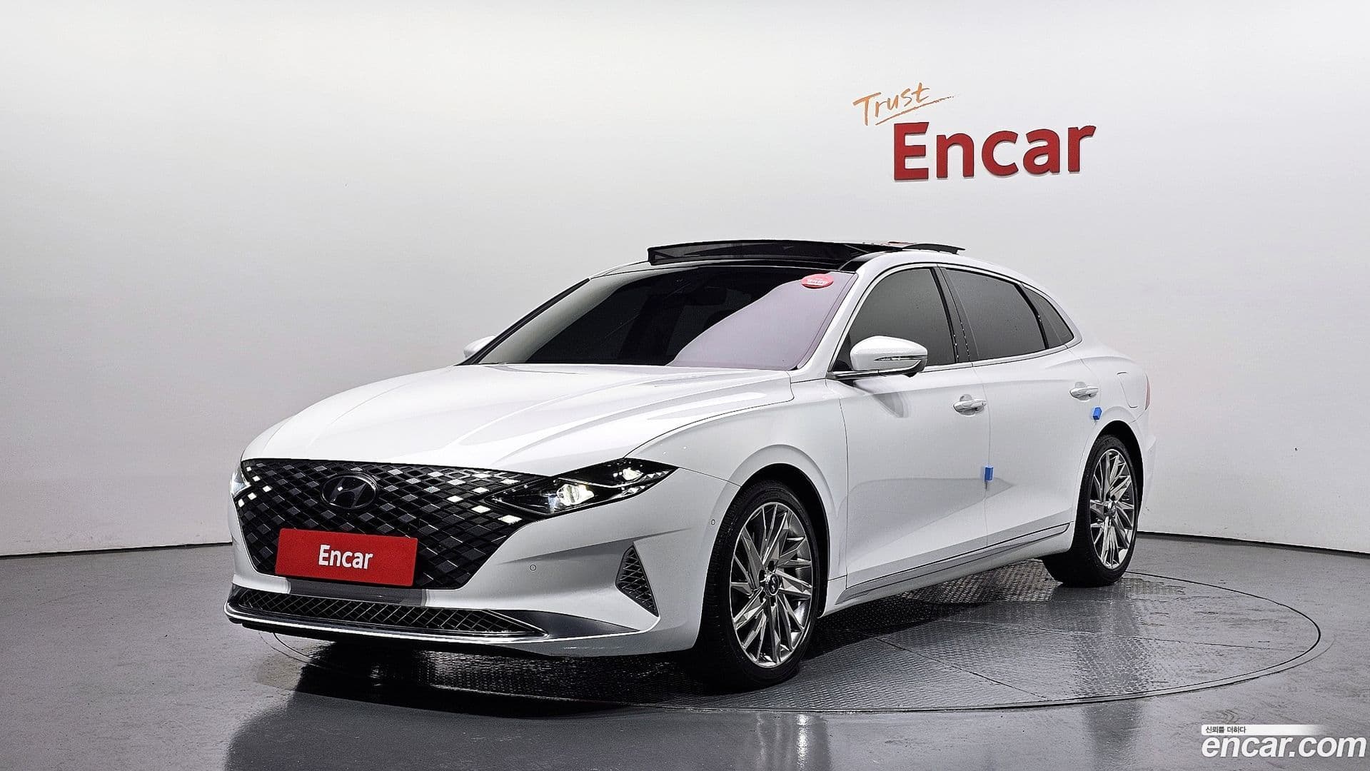 Main__Slider__Photo:Grandeur Hyundai 2021.4-0