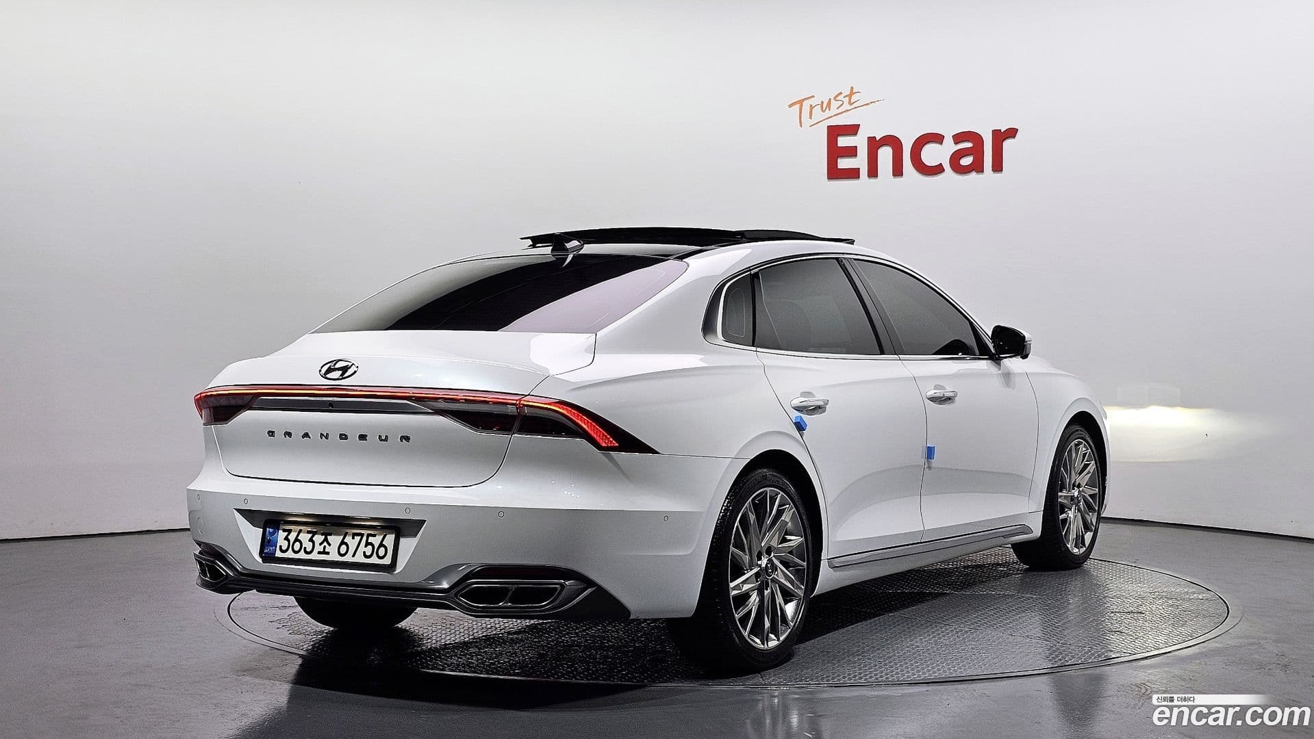 Main__Slider__Photo:Grandeur Hyundai 2021.4-1