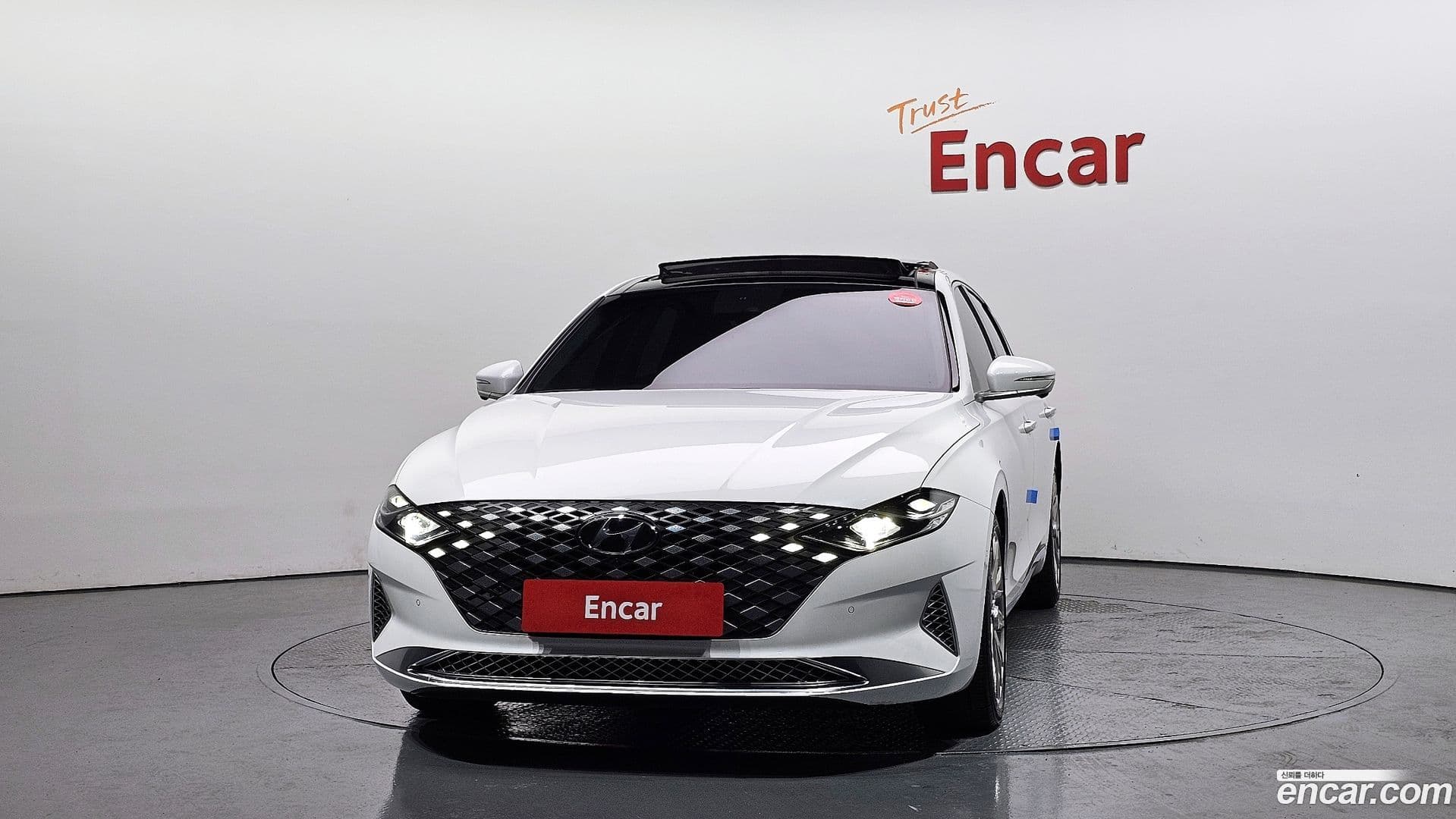 Main__Slider__Photo:Grandeur Hyundai 2021.4-2