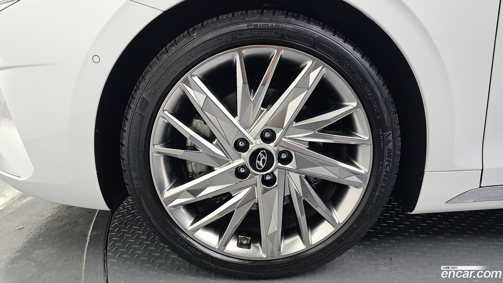 Main__Slider__Photo:Grandeur Hyundai 2021.4-4