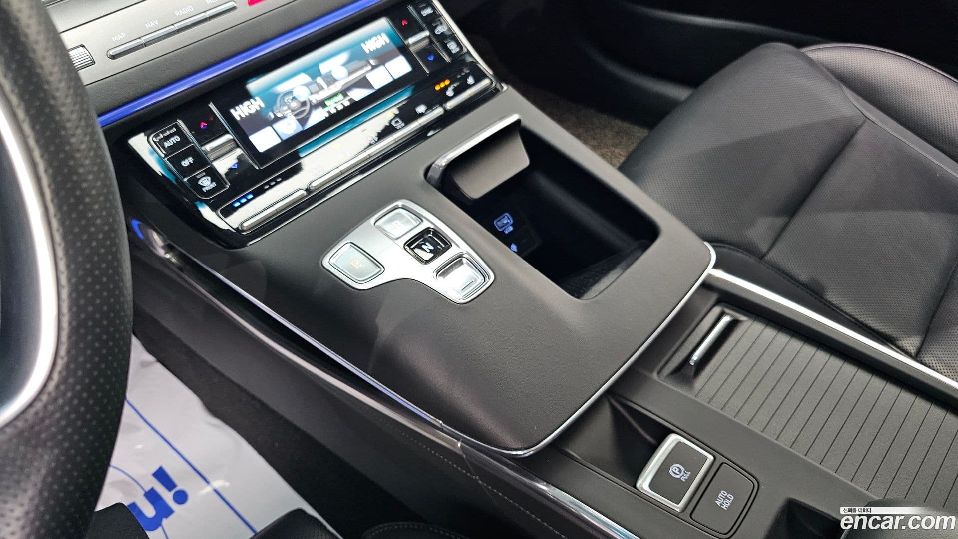 Main__Slider__Photo:Grandeur Hyundai 2021.4-8