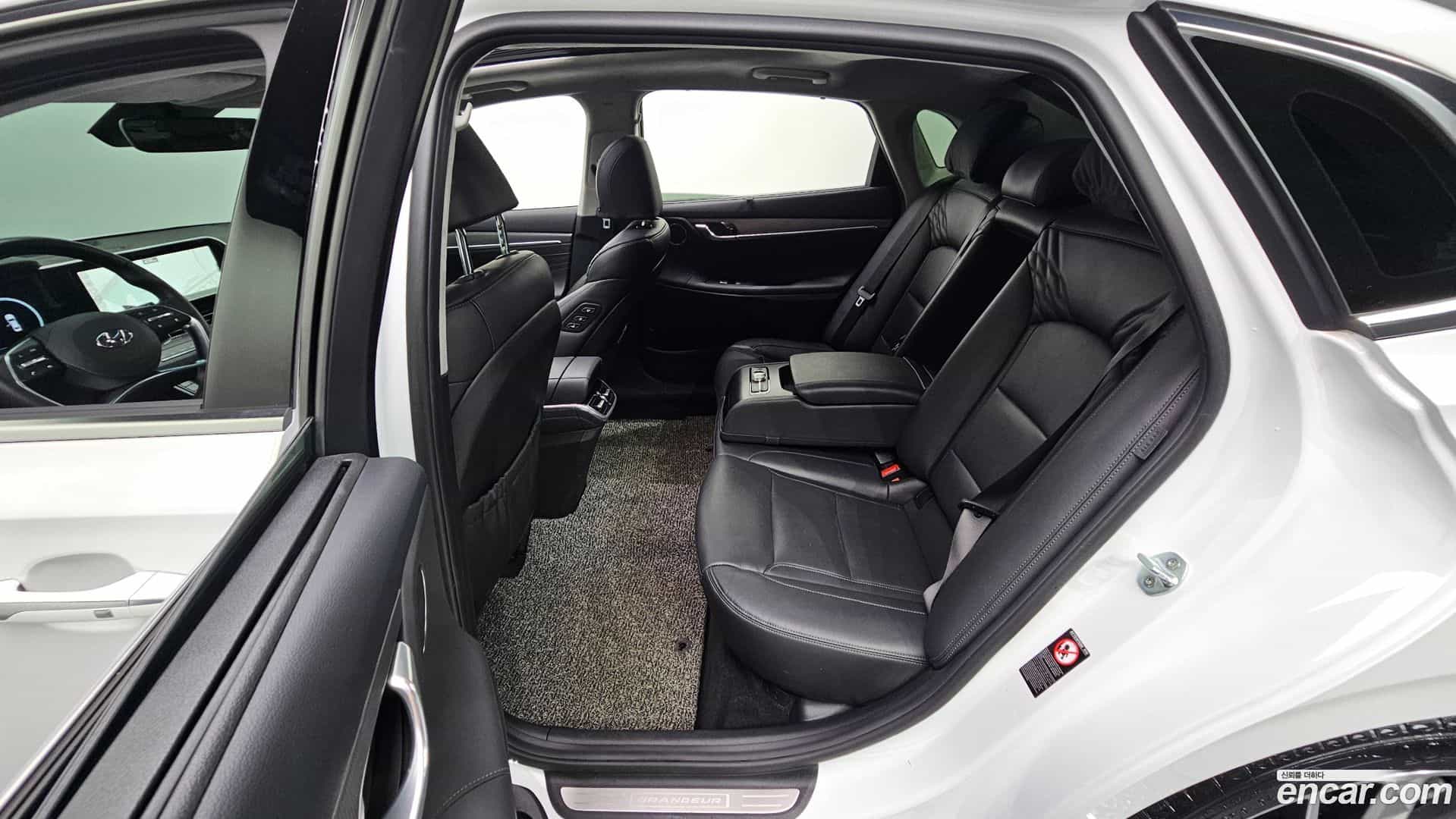 Grandeur Hyundai 2021.4-OPTION-015