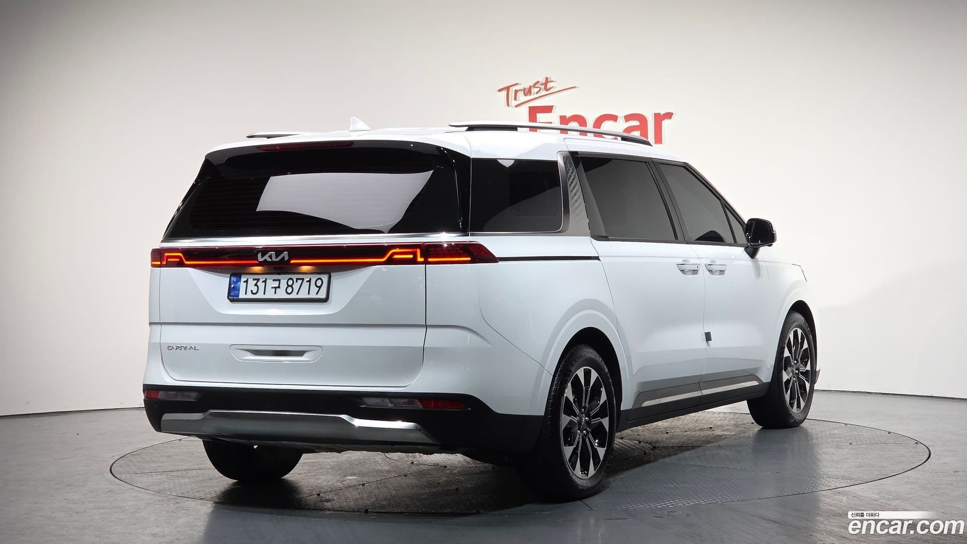 Main__Slider__Photo:Canival Kia 2023.8-1