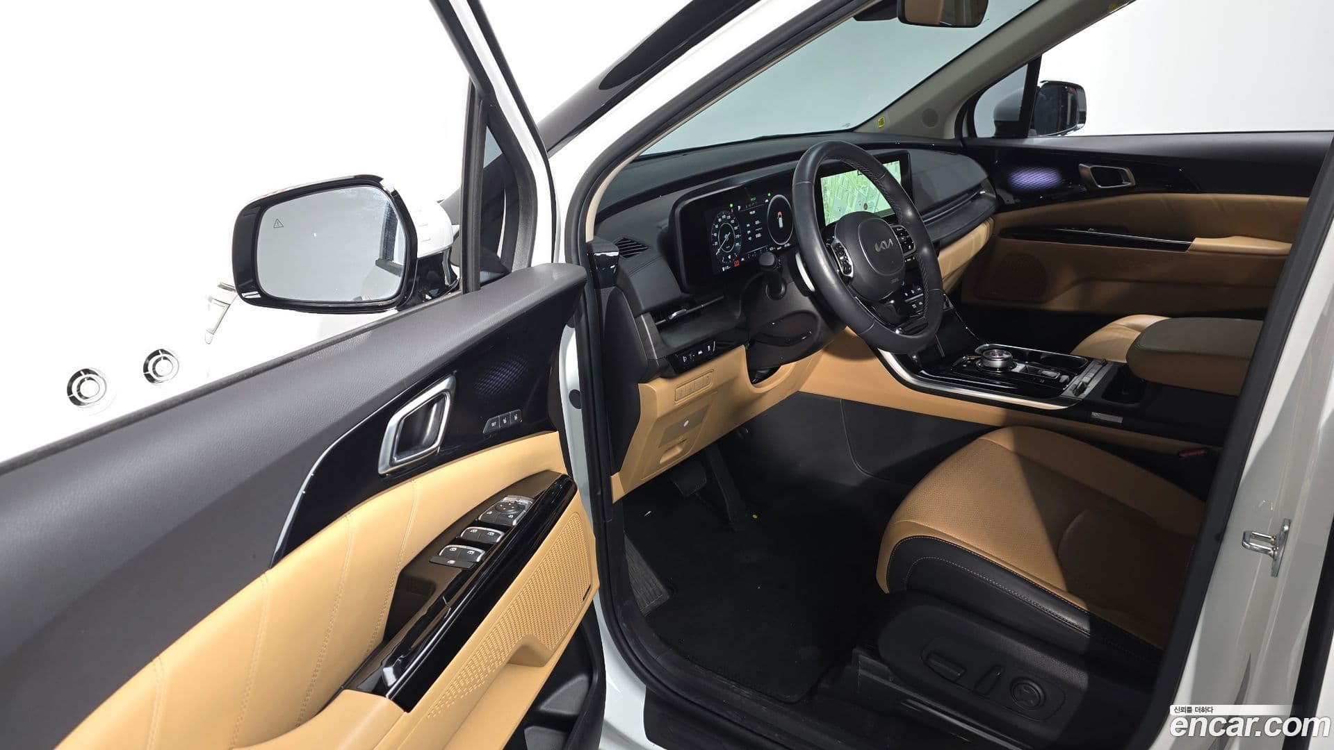 Main__Slider__Photo:Canival Kia 2023.8-11